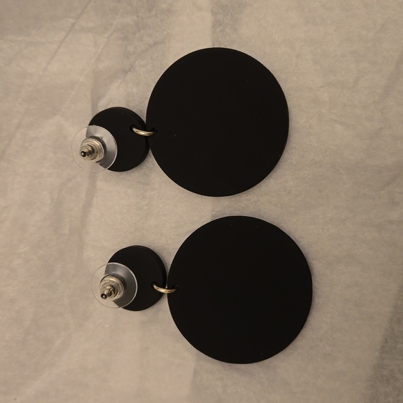 3 /$15 New Halloween Ghost Earrings - Picture 3 of 4